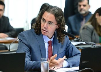 Aprovado relatório de Veneziano a projeto que garante acesso gratuito de estudantes a dados de instituições de ensino