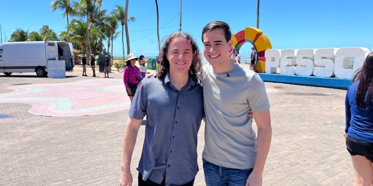 Em Brasília, senador Veneziano confirma mais R$ 800 mil para novos investimentos em João Pessoa