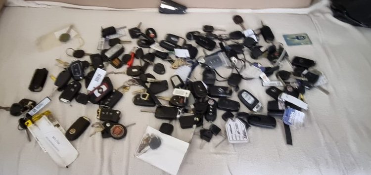 Polícia prende trio acusado de fraudes de R$ 10 milhões em loja de venda de automóveis na Torre, em João Pessoa