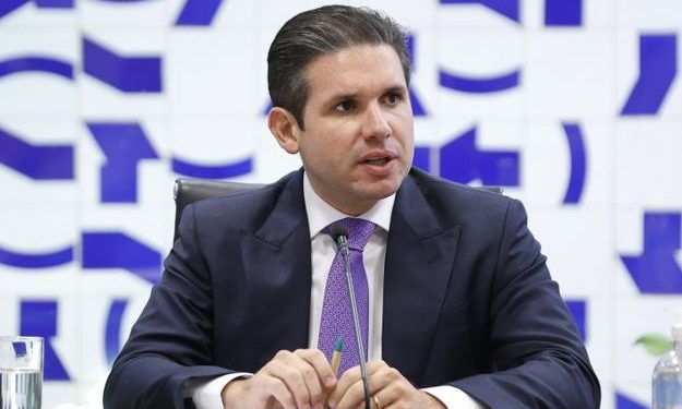 Presidente da Câmara, Hugo Motta quer votar amanhã projeto sobre proteção de crianças em ambiente digital