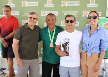 Torneio de futebol do aniversário de 61 anos do Clube dos Oficiais tem premiação, homenagens e confraternização