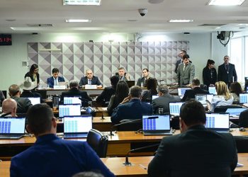 CPI aprova pedido a ministro do STF sobre informações de parlamentares citados na fraude contra aposentados