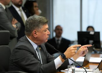 CPI do Congresso que apura fraude contra aposentados ouve esposa, filho e sócios de “Careca do INSS”