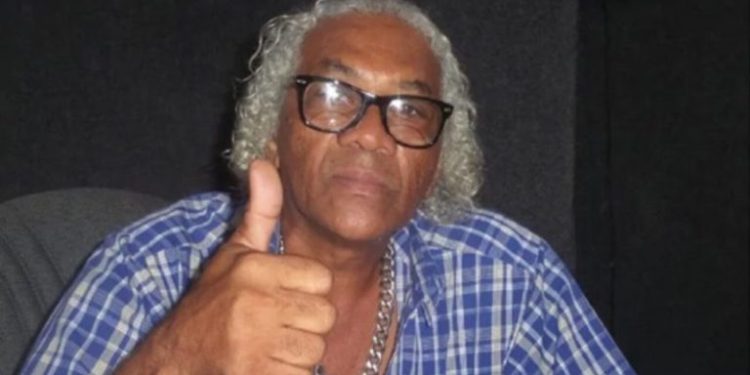 Familiares e amigos prestam homenagens a Jacy Mendonça, velório está sendo na Câmara de Santa Rita