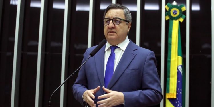 Câmara aprova projeto que proíbe descontos em benefícios do INSS por Sindicatos e Associações