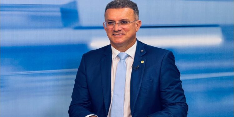 Agora é lei proposta do deputado Sgt Neto que proíbe uso de recursos públicos da Paraíba em shows que façam apologia ao crime organizado