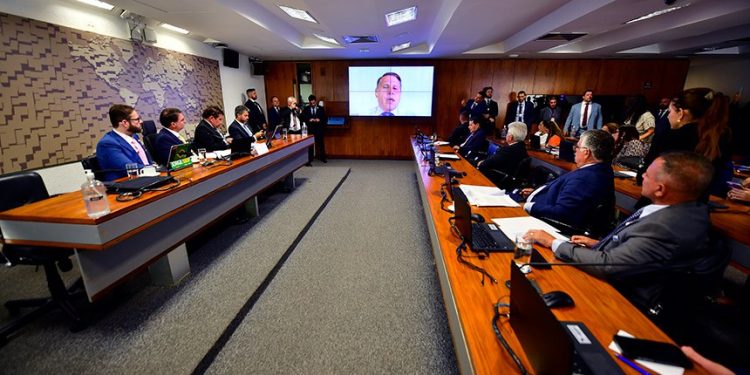 Após ouvir denúncias de ex-assessor de Moraes, senadores afirmam que gravidade afeta julgamento contra Bolsonaro no STF