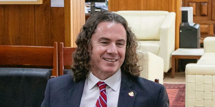 Veneziano parabeniza Cida Ramos por assumir PT da Paraíba e defende união em favor da democracia e da reeleição de Lula