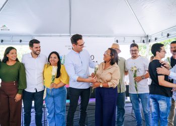 Vice-governador homenageia professores da rede estadual e destaca avanços na valorização da categoria