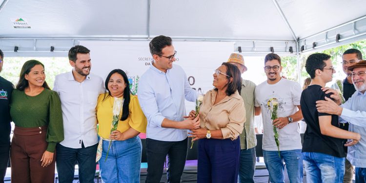 Vice-governador homenageia professores da rede estadual e destaca avanços na valorização da categoria