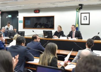 Conselho de Ética da Câmara arquiva pedido do PT para cassar mandato do deputado Eduardo Bolsonaro