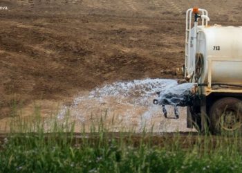 MP investiga se caminhão-pipa da Prefeitura de Serra Branca foi usado indevidamente na fazenda do dono da Pixbet