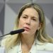 Empresária Thaisa Hoffmann, investigada por receber R$ 11,9 milhões, fica em silêncio na CPMI do INSS