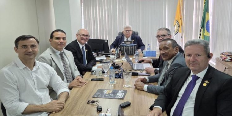 Cel Francisco participa de reunião da Feneme em Brasília que organiza mobilização sobre PEC do Caos