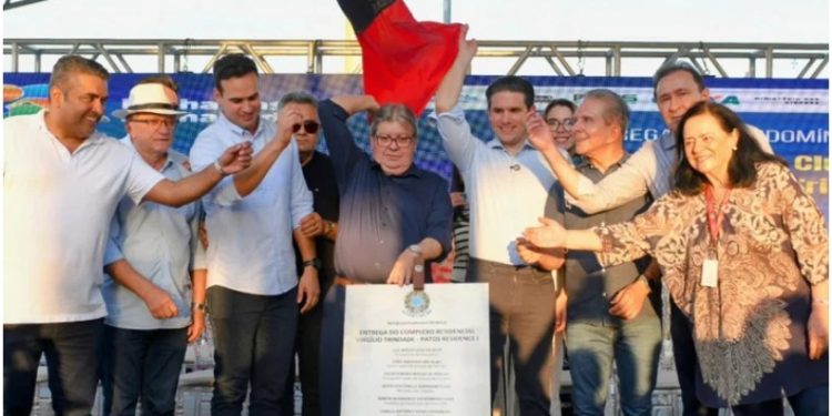 Em Patos, Lucas Ribeiro ressalta parceria administrativa durante dia de entregas ao lado de João, Hugo e Nabor