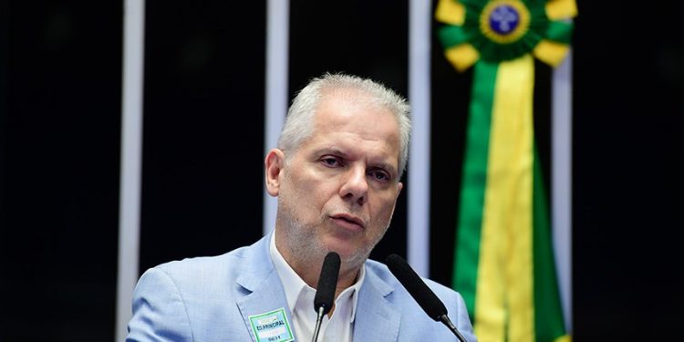 CPI ouvirá ex-presidente do INSS, exonerado após operação da PF, e ex-diretor que teria recebido propina