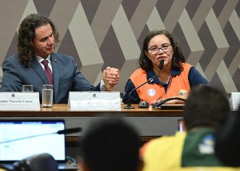 Projeto de Veneziano que garante aposentadoria especial para ACS e ACE está pronto para votação no Senado