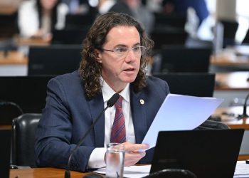 Senado aprova Relatório de Veneziano a projeto que proíbe cobrança de bagagem de mão de até 10 kg em voos