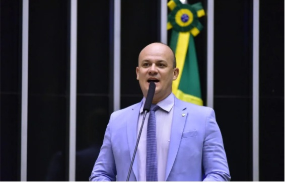 Em ambiente de enfrentamento devido eleições nacionais, paraibano Cabo Gilberto assumirá liderança de oposição a Lula