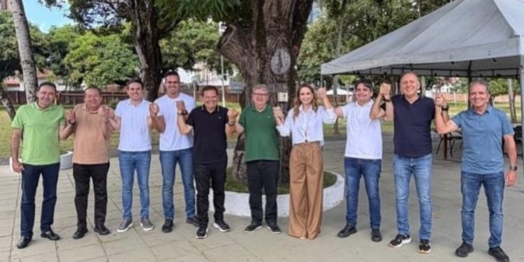 Lucas celebra apoio de Adriano Galdino na disputa ao Governo: “Estamos prontos para fazer ainda mais juntos”