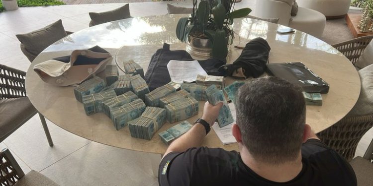Operação da PF prende dono do Banco Master, mais 6 pessoas e cumpre 25 mandados de busca e apreensão