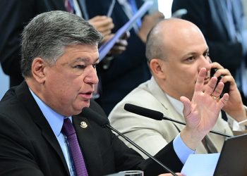 Após revelação de mesada de R$ 300 mil, bancada do Governo livra filho de Lula de convocação pela CPI do INSS