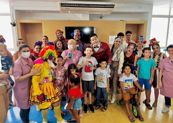 Circo Kroner leva magia e emoção a crianças, familiares e profissionais de saúde no Hospital Napoleão Laureano em JP