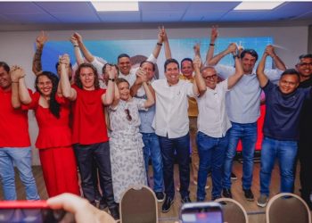 Vice-presidente da ALPB, Felipe Leitão e prefeita de Bayeux, Tacyana, anunciam apoio a Cícero para o Governo