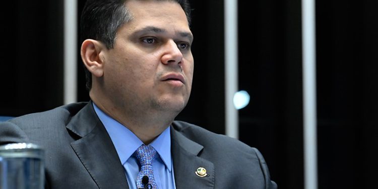 Presidente do Senado critica Lula por não formalização da indicação de Messias, “Grave e sem precedentes”