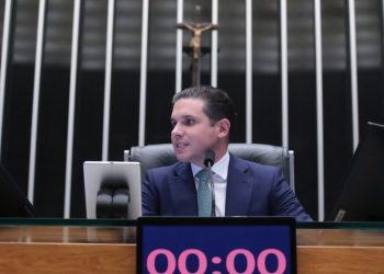 Hugo Motta critica deputado do Psol que ocupou cadeira da presidência para impedir andamento dos trabalhos