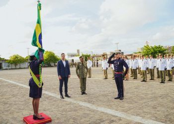 Lucas Ribeiro participa da formatura de novos aspirantes a oficial da Polícia Militar da Paraíba