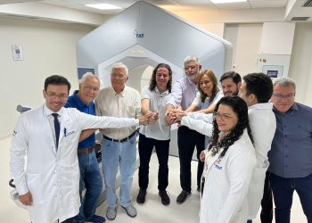 Acelerador Linear de R$ 8 milhões via emendas de Veneziano e Nilda Gondim dobra atendimentos no Hospital da FAP