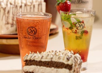 Sodiê Doces lança bolos caseiros premium e bebidas geladas zero açúcar em parceria com a Red Bull