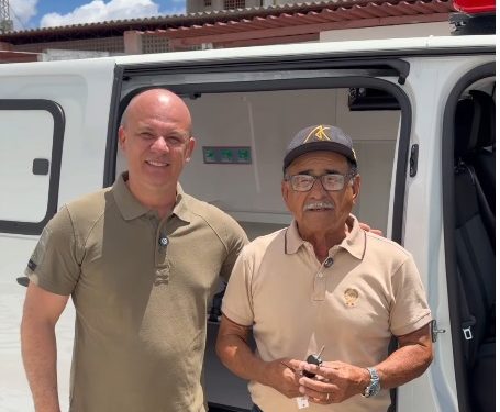 Prefeito Xató, de Tacima, agradece ao deputado Cabo Gilberto por entrega de nova ambulância à população
