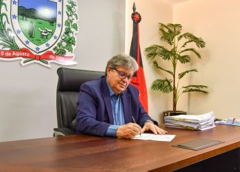 Governador da Paraíba João Azevedo critica ataque dos EUA à Venezuela e defende soberania dos países