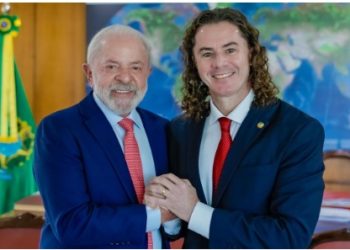 Em Brasília, Veneziano se encontra com Lula em Ato pela Democracia e agradece reafirmação do apoio à sua reeleição ao Senado