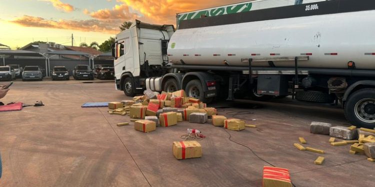 Polícia Federal apreende carreta com 8 toneladas de drogas e motorista responderá por tráfico transnacional