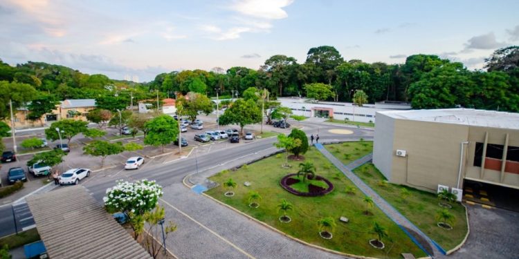 UFPB lamenta não repasse de recursos pelo Governo Lula e transtornos com atraso dos auxílios estudantis