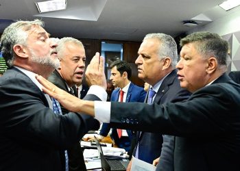 Após ordem do ministro do STF, CPI do INSS aprova quebra de sigilos bancários e fiscal de “Lulinha”