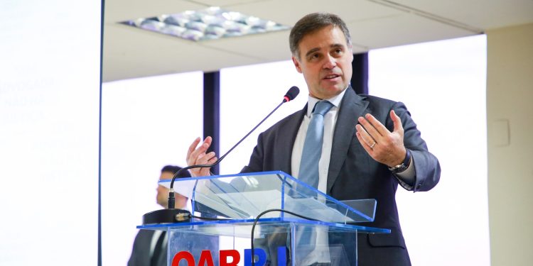 Ministro André, do STF na OAB/RJ: “O papel de um bom juiz não é ser estrela. É assumir a responsabilidade e julgar”