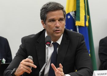 CPI ouve ex-presidente do Banco Central, Campos Neto e fundador da Reag sobre banco Master nesta terça