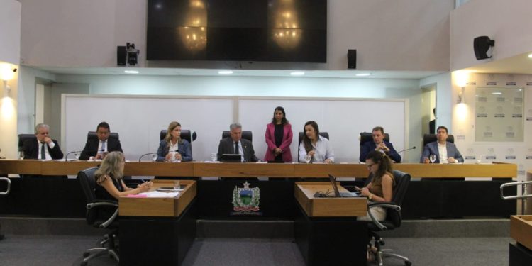 Comissão da Assembleia aprova nomes de Deusdete Queiroga e Taciano Diniz para conselheiros no TCE-PB