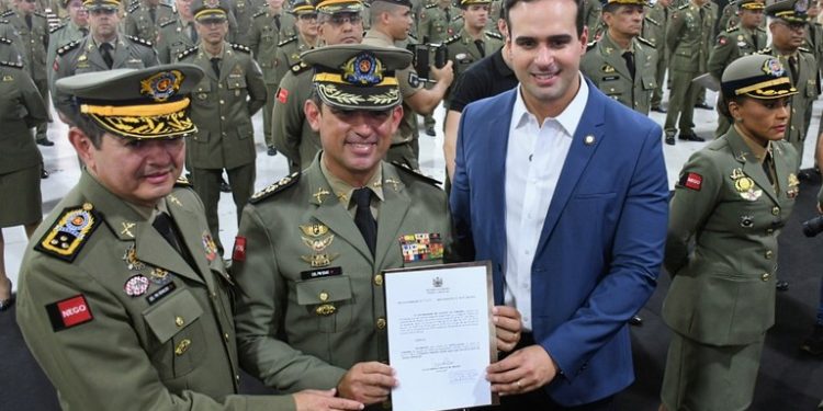 Lucas Ribeiro entrega atos promocionais a oficiais da PM da Paraíba e destaca valorização na Segurança Pública