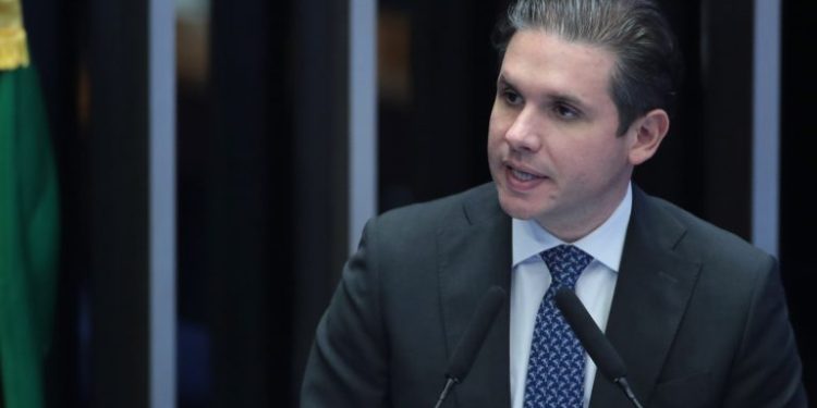 Hugo Motta defende projeto de redução das penas dos condenados de 8/1 e comenta PEC da escala 6×1