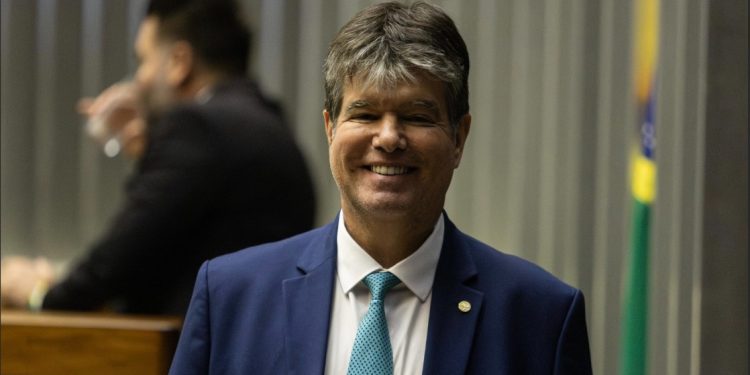 Câmara Federal vê gravidade e aprova urgência do projeto de Ruy que visa tratar viciados em bets e jogos de azar