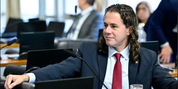 Senado aprova Projeto relatado por Veneziano que garante ajuda de custo para paciente SUS fora de seu município