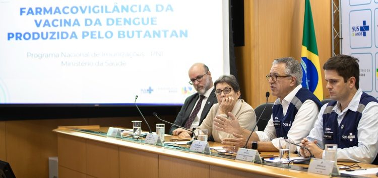 VEJA NOTA- Governo Federal suspende vacina contra dengue para investigar casos raros com sinais de alerta