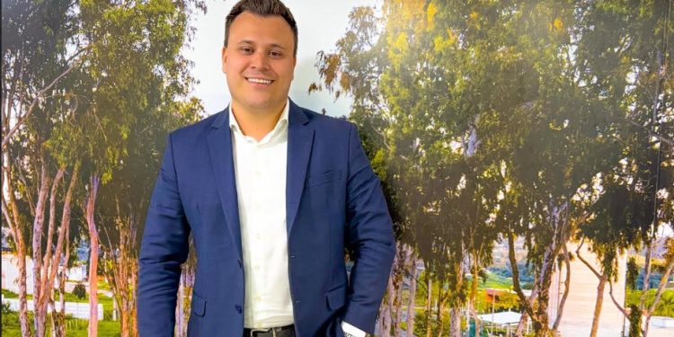 Prefeita Karla Pimentel apresenta Otávio Alonso como novo secretário de Administração com missão estratégica em Conde