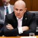 Líder da oposição chama ministro de “mentiroso” por documento sobre suposta ação militar dos EUA