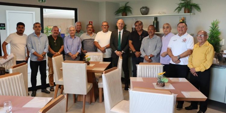 Diretoria do Clube reúne oficiais com o deputado Cabo Gilberto para reconhecer papel do mandato às pautas da segurança pública